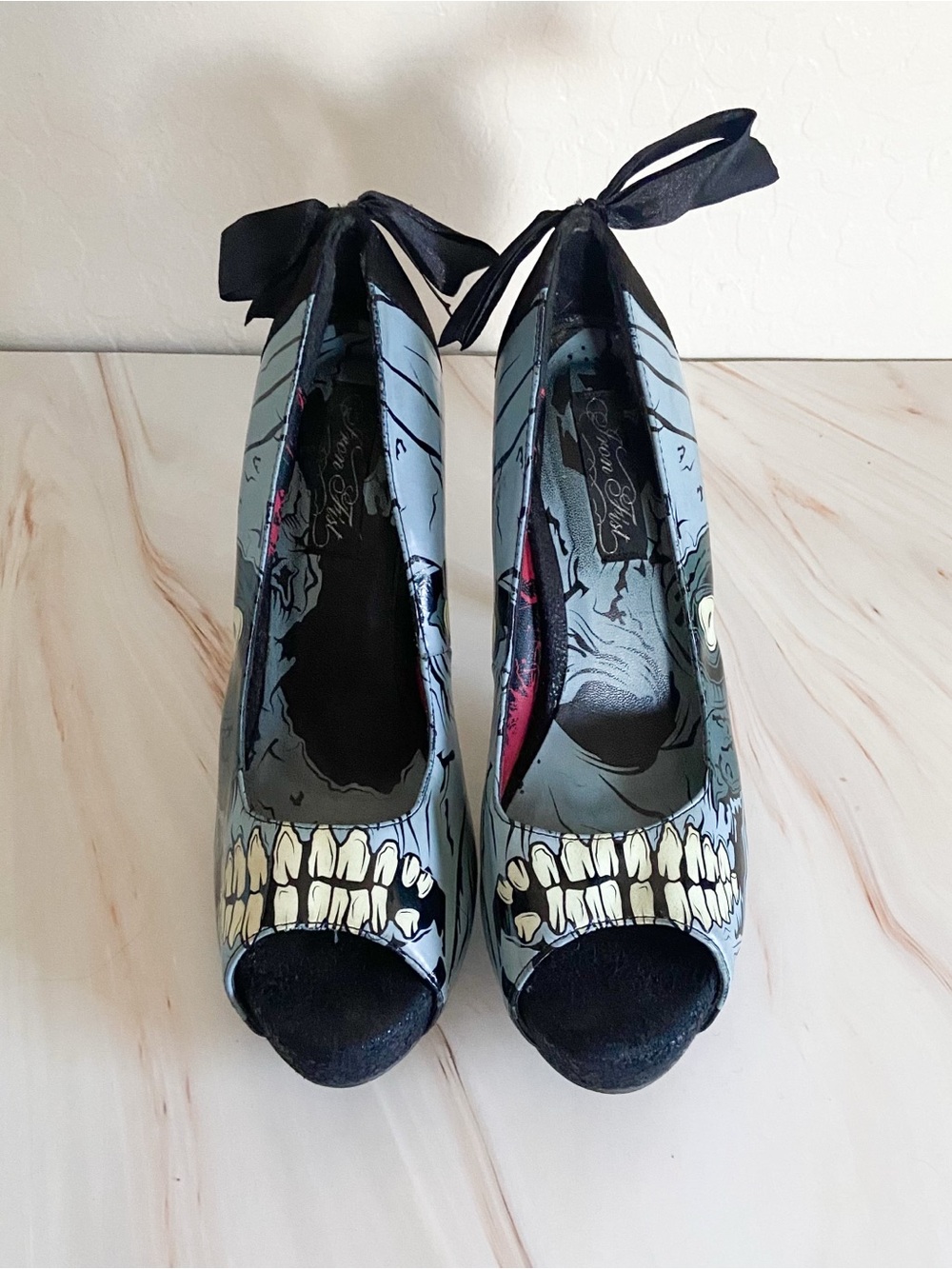 Iron Fist zombie heels - Picture 3 of 6